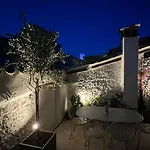 Maison La Tropezienne ... New • Fabulous 5* Luxe & Terrasse • 6p. Old Town Hébergement de vacances
