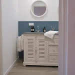 Maison La Tropezienne ... New • Fabulous 5* Luxe & Terrasse • 6p. Old Town بيت للعطل أنتيب