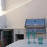 Maison La Tropezienne ... New • Fabulous 5* Luxe & Terrasse • 6p. Old Town * أنتيب