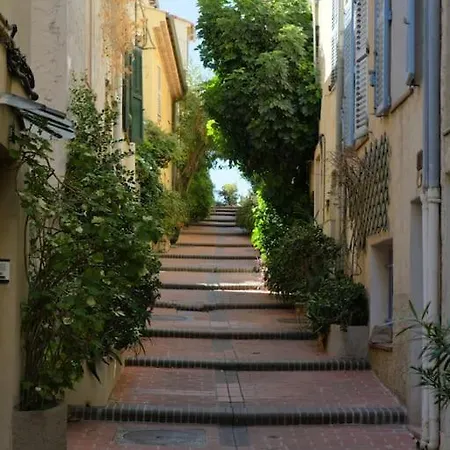Maison La Tropezienne ... New • Fabulous 5* Luxe & Terrasse • 6p. Old Town Feriehus *