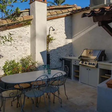 Maison La Tropezienne ... New • Fabulous 5* Luxe & Terrasse • 6p. Old Town Антиб