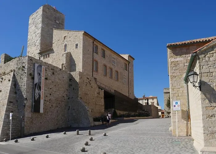 Дом отдыха Maison La Tropezienne ... New • Fabulous 5* Luxe & Terrasse • 6p. Old Town