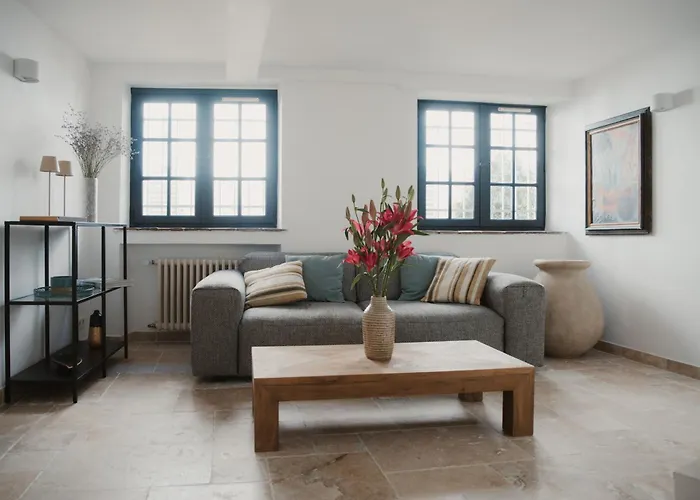 Дом отдыха Maison La Tropezienne ... New • Fabulous 5* Luxe & Terrasse • 6p. Old Town *