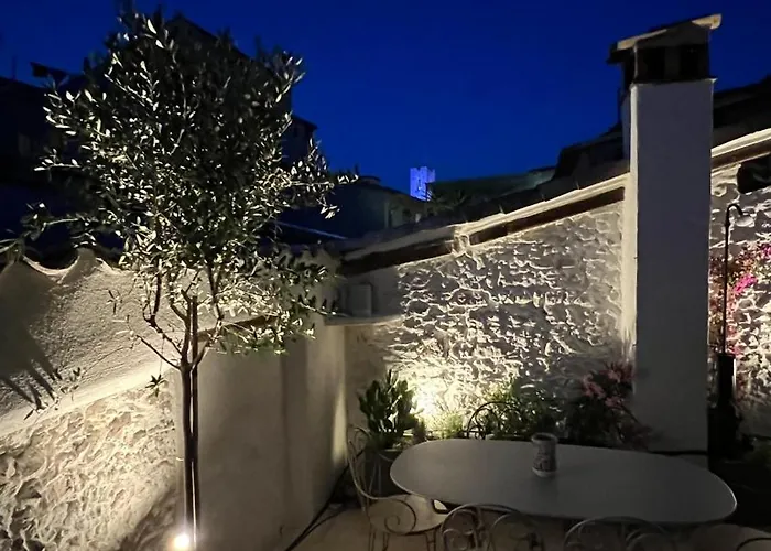 Maison La Tropezienne ... New • Fabulous 5* Luxe & Terrasse • 6p. Old Town Дом отдыха