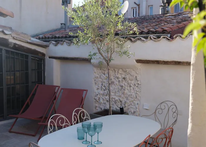 Maison La Tropezienne ... New • Fabulous 5* Luxe & Terrasse • 6p. Old Town Дом отдыха *