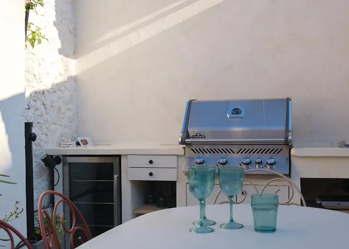 Maison La Tropezienne ... New • Fabulous 5* Luxe & Terrasse • 6p. Old Town * Антиб