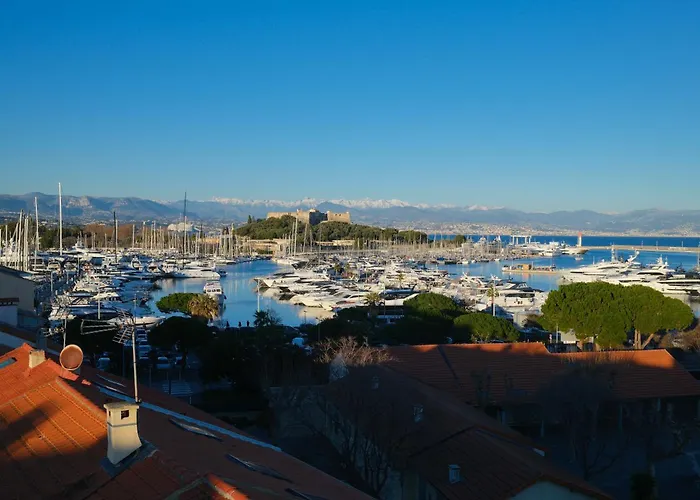 Maison La Tropezienne ... New • Fabulous 5* Luxe & Terrasse • 6p. Old Town Дом отдыха *